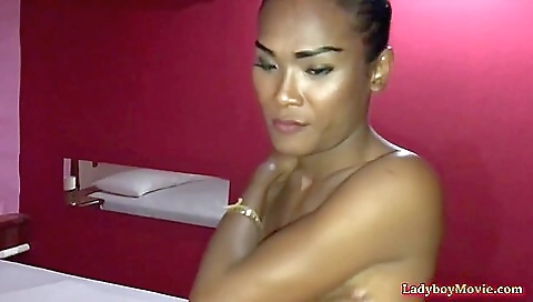 Asian girl fucked in her tight anal hole in amateur anal