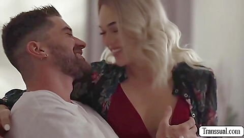 Horny blonde slutte with a sexy body is getting fucked