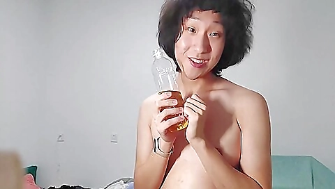 Mature asian slut is giving a foot fetish and anal