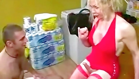 Super busty amateur blonde shows her ass in stockings