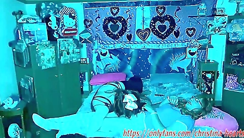 Amateur brunette gets screwed in her anal and cunt