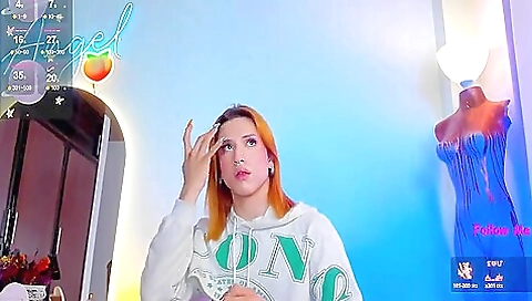 Red head oiled and toyed by a toy in her sexy pussy