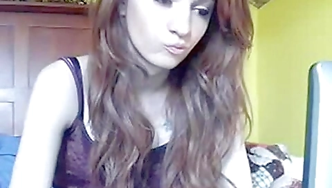 Sexy brunette amateur solo video with a beautiful body